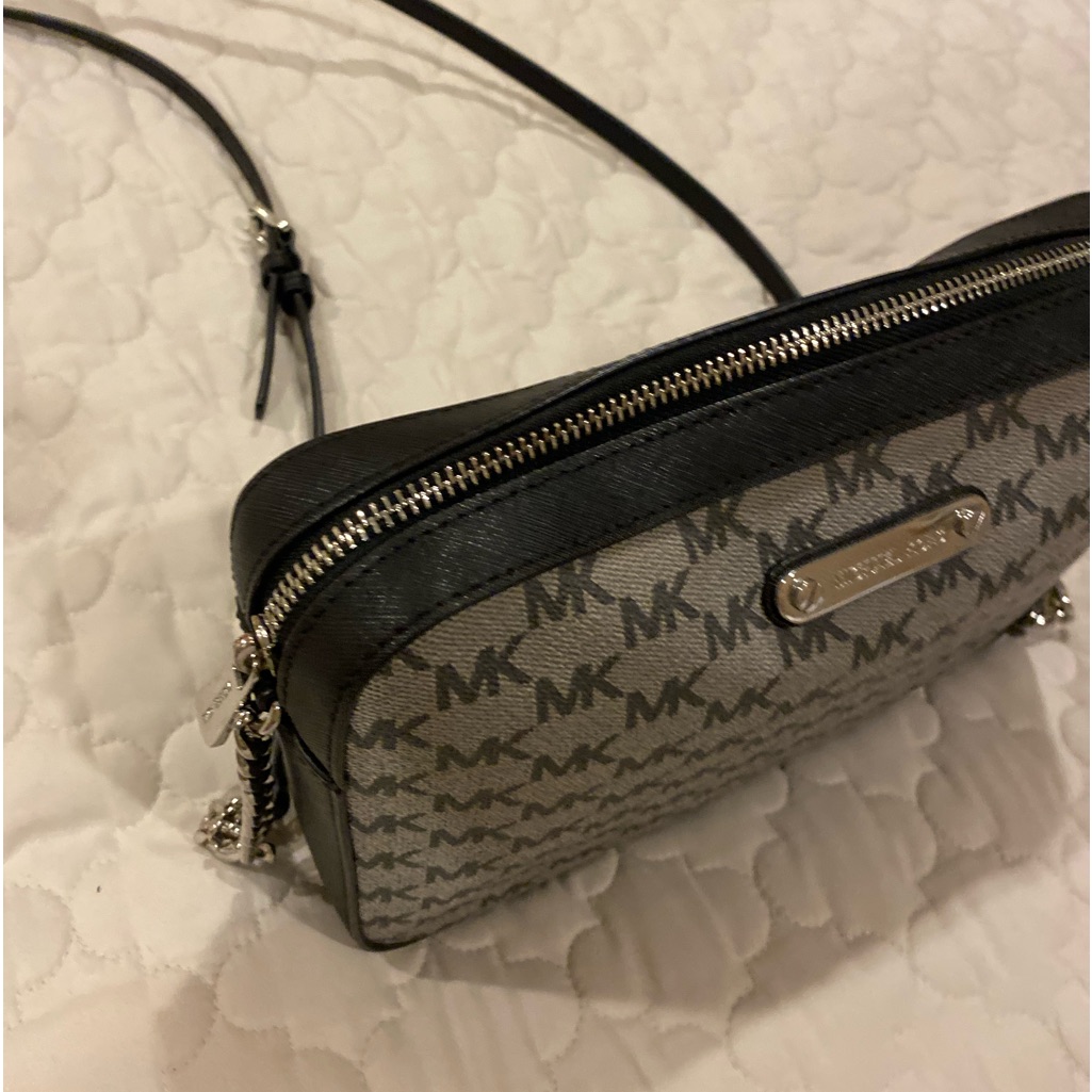 Michael Kors Jet Set Item Large East West Zip Crossbody Black